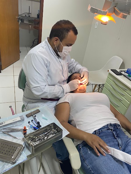 Dr Thiago Farinel Leonel