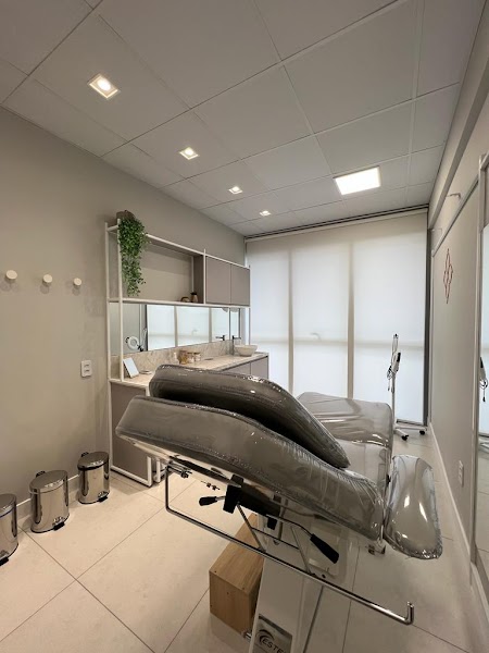 Refine Centro Estético e Odontológico