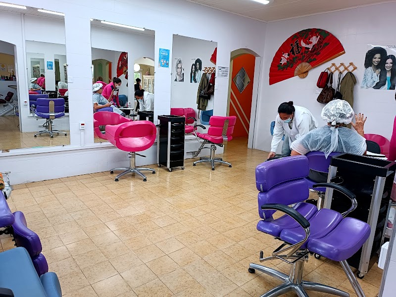 Belle Jullia Kiyomi Cabeleireiros